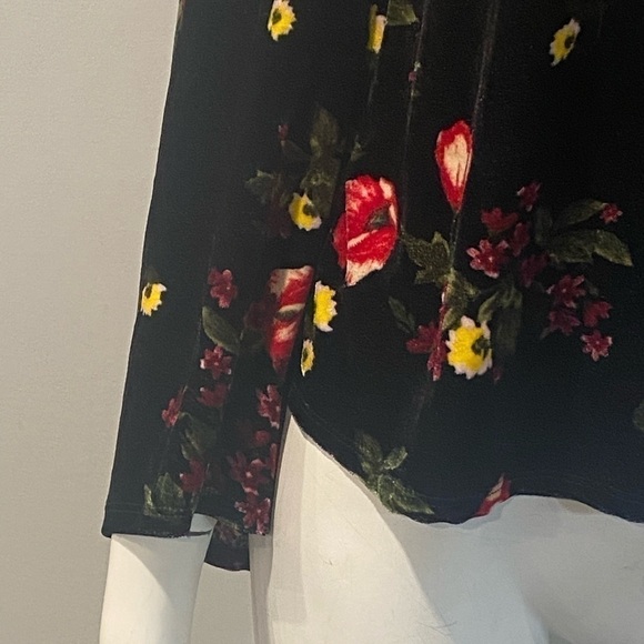 Design Lab off the shoulder floral top flare arms small - Picture 5 of 6